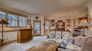Condo, 2 Bedrooms | Living room