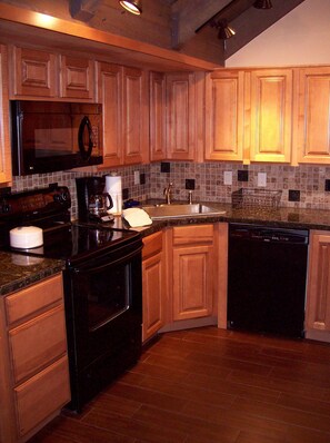 Townhome, 4 Bedrooms | Private kitchen | Fridge, microwave, oven, stovetop - Mill Run 12 By Peak Property Management (Breckenridge)