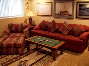 House, 3 Bedrooms | Living room