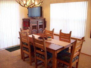 House, 3 Bedrooms | Dining