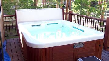 Bồn tắm spa ngoài trời