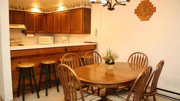 Condo, 2 Bedrooms | Private kitchen | Fridge, microwave, oven, stovetop