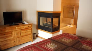House, 3 Bedrooms | 1 bedroom, desk, iron/ironing board, free WiFi