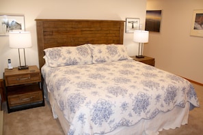 Condo, 2 Bedrooms