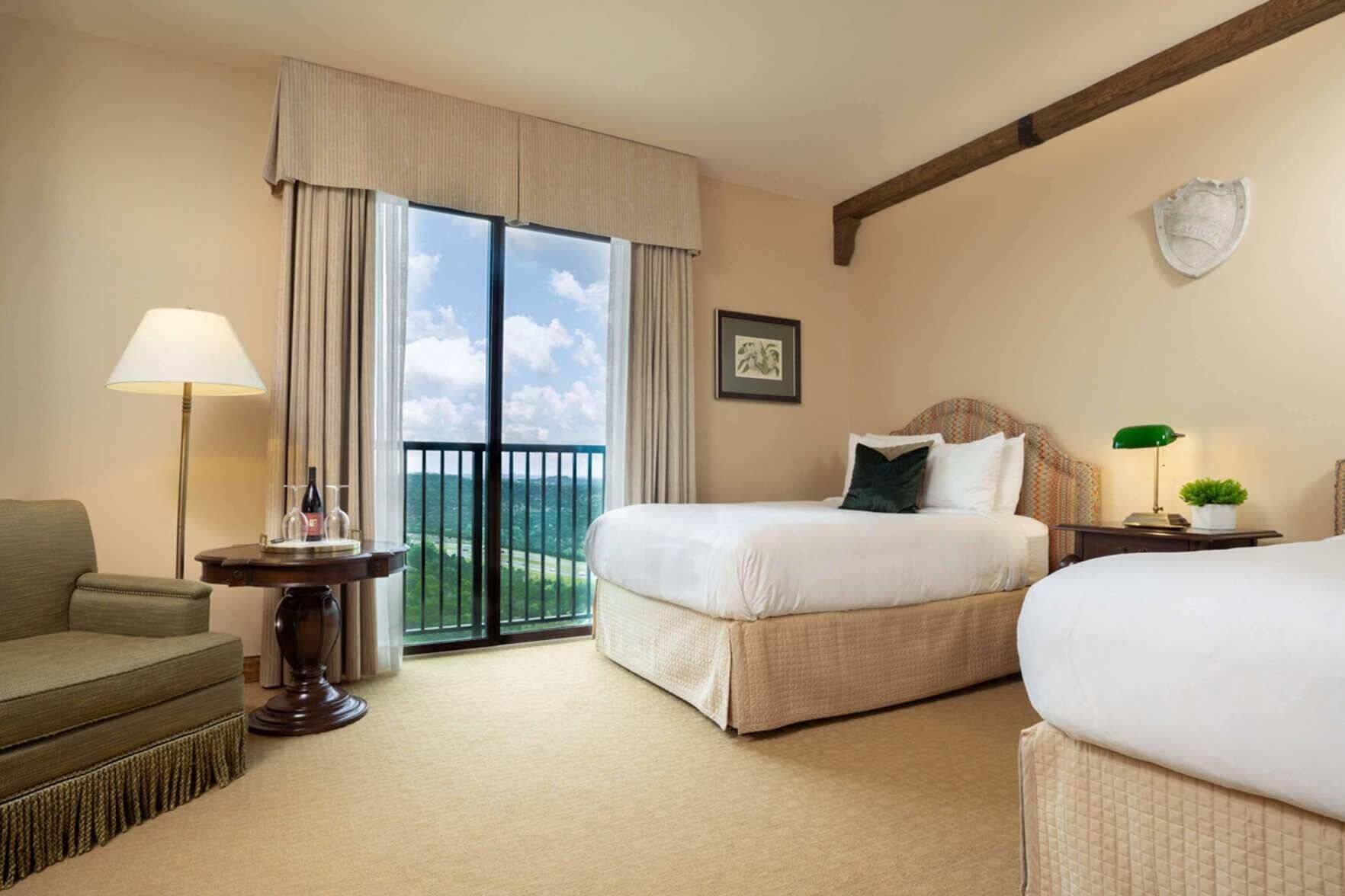 Premium bedding, in-room safe, desk, laptop workspace