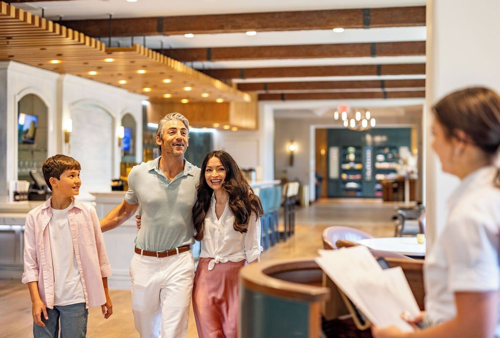 Breakfast, lunch, dinner served; Italian cuisine 