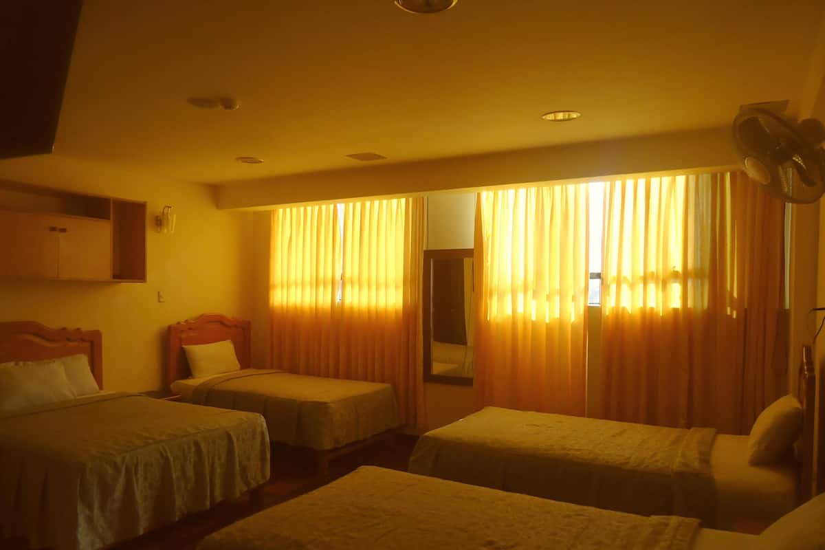 Classic Quadruple Room | In-room safe, desk, iron/ironing board (on request), WiFi (free)