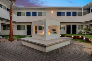 Courtyard - Downtowner Boutique Hotel (Las Vegas)