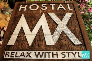 Front of property - Hostal MX 5th Avenue - Hostel (Playa del Carmen)