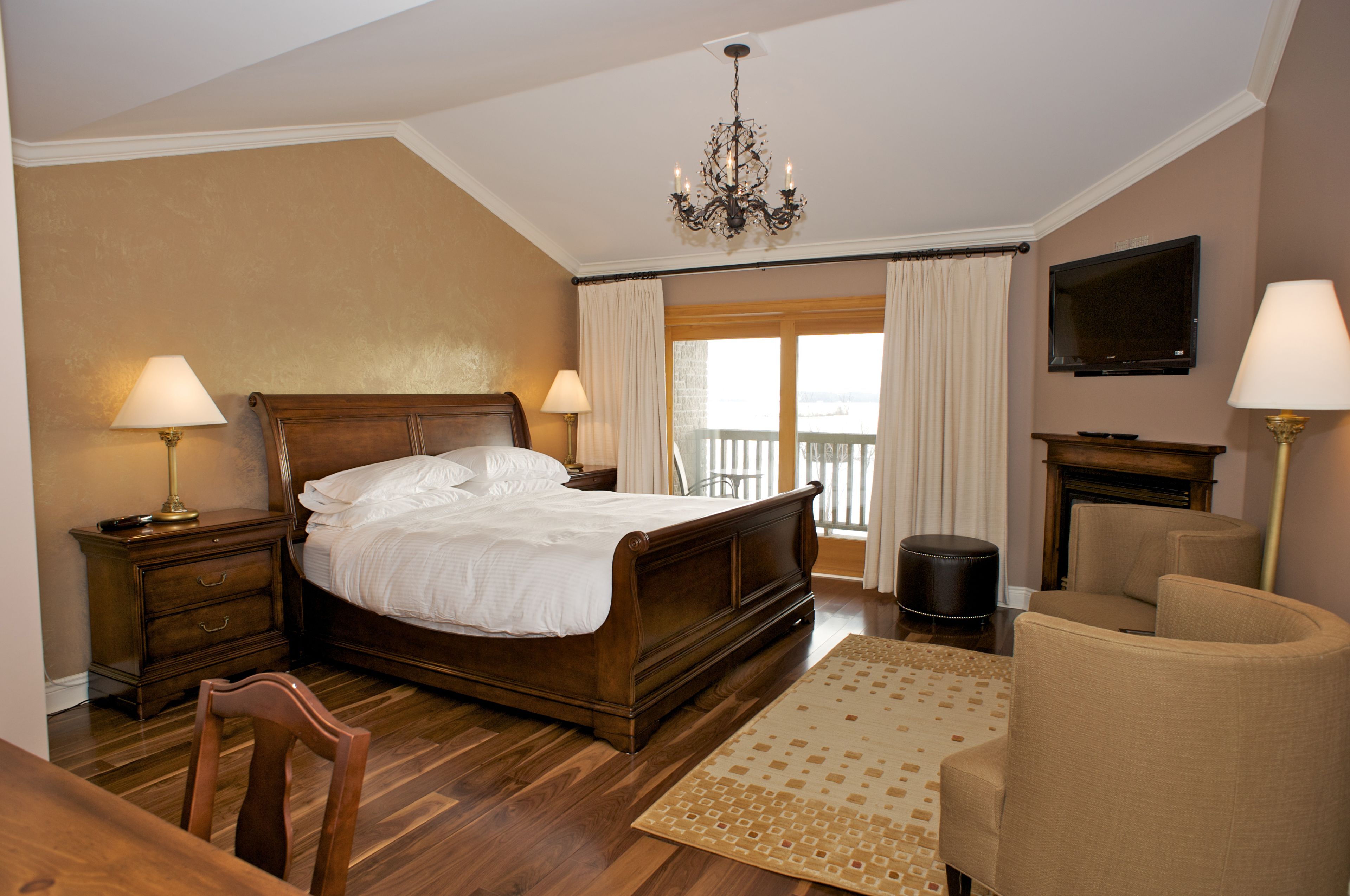 Habitación Premium, terraza, vistas al lago | Ropa de cama de alta calidad y colchones con acolchado adicional