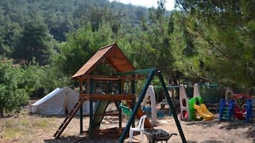 Children’s play area – outdoor