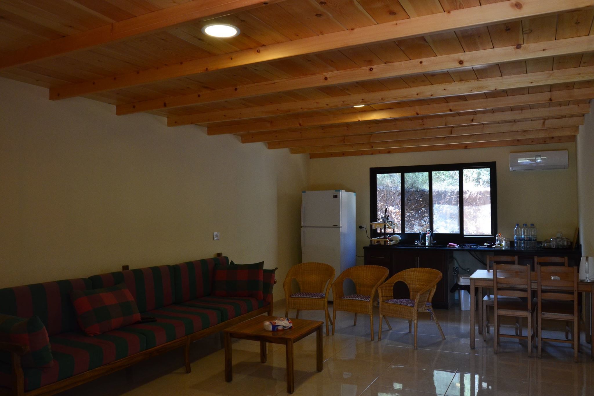 Lunch and dinner served, Middle Eastern cuisine