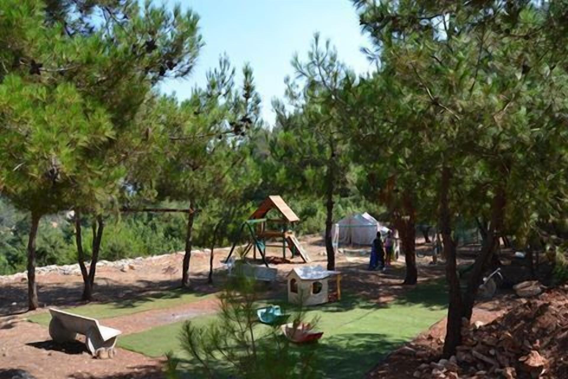Children’s play area – outdoor