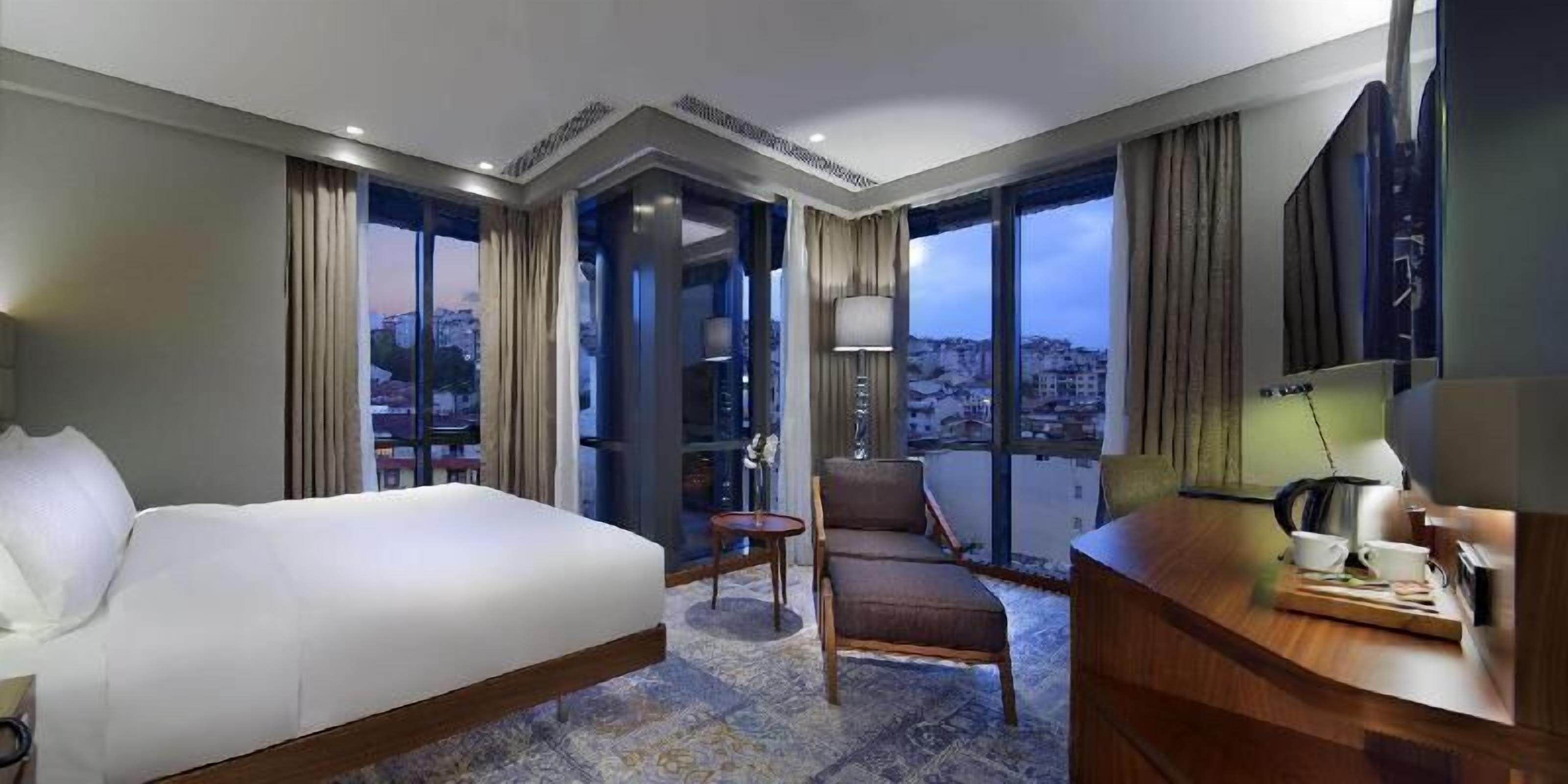 Minibar, in-room safe, desk, blackout drapes