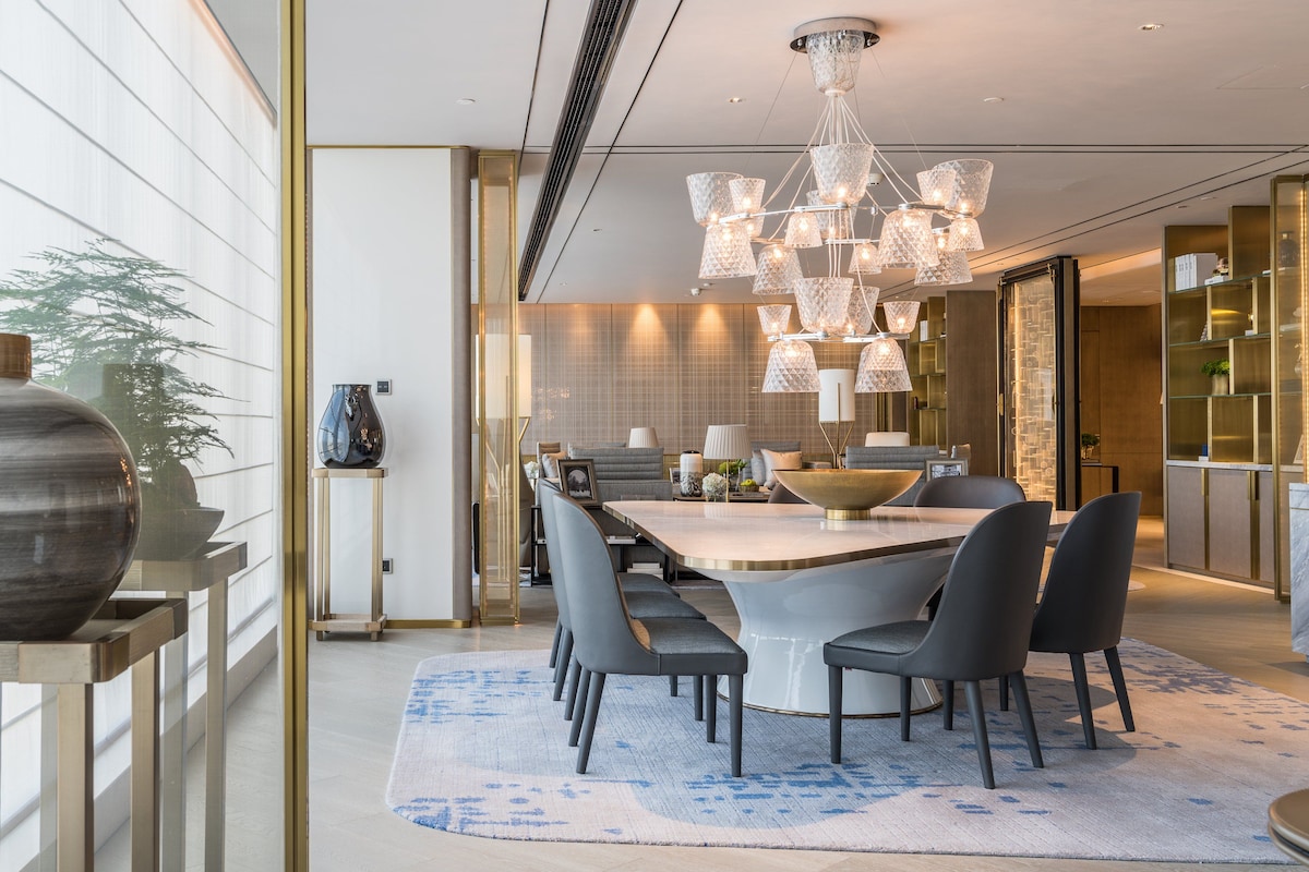 Presidential Suite, 1 King Bed | Premium bedding, free minibar items, in-room safe, desk