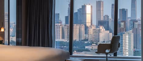 Junior-Suite, 1 King-Bett (CBD View) | Hochwertige Bettwaren, Minibar (mit einigen kostenlosen Artikeln)