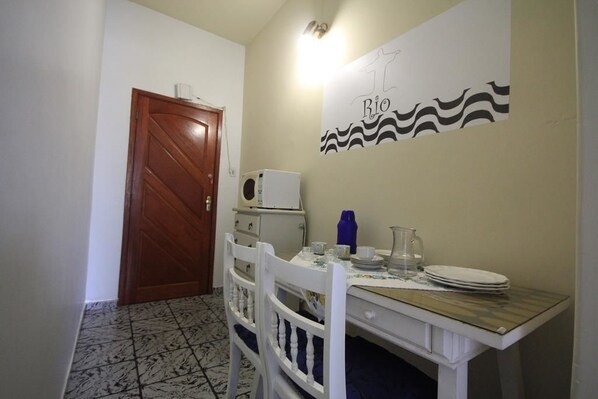 Standard Studio | In-room dining