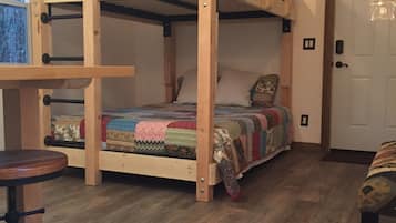 Premium Cabin, 2 Queen Beds, Kitchen, Mountainside | Individually decorated, individually furnished, bed sheets