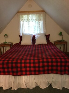 Individually decorated, individually furnished, bed sheets - Renfro's Lakeside Retreat - Cabin's and R.V. Park (Seward)