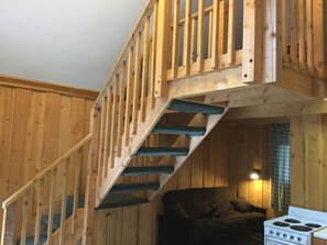 Individually decorated, individually furnished, bed sheets - Renfro's Lakeside Retreat - Cabin's and R.V. Park (Seward)