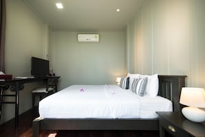 Superior - Private Bathroom Outside
