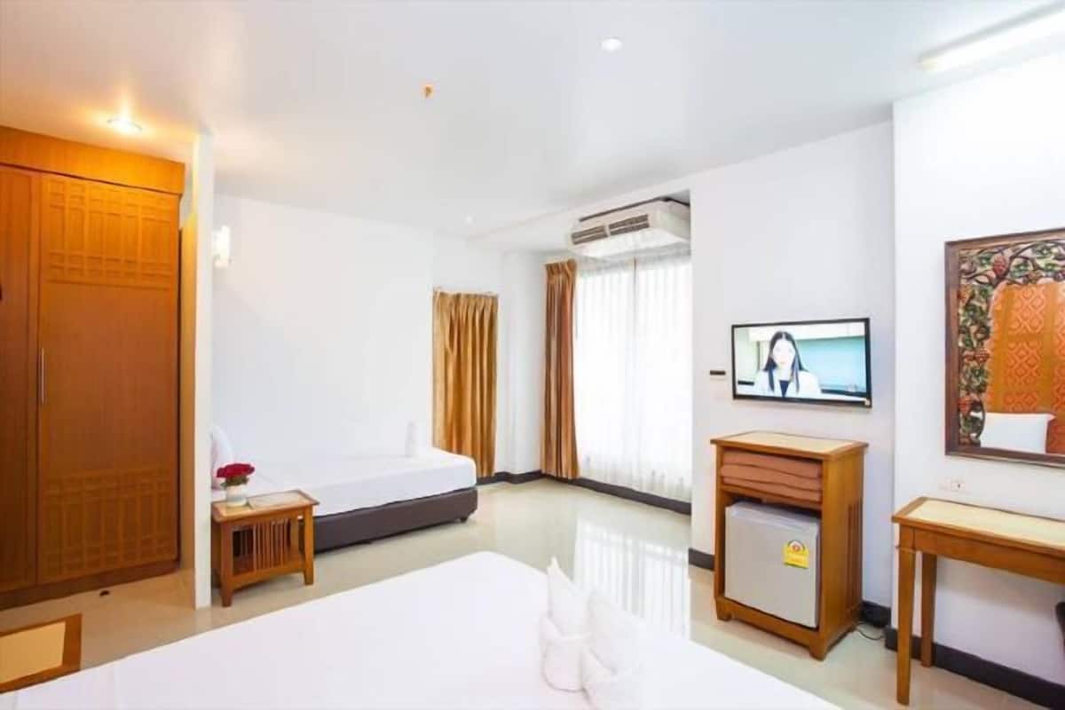 In-room safe, blackout curtains, cots/infant beds, free WiFi