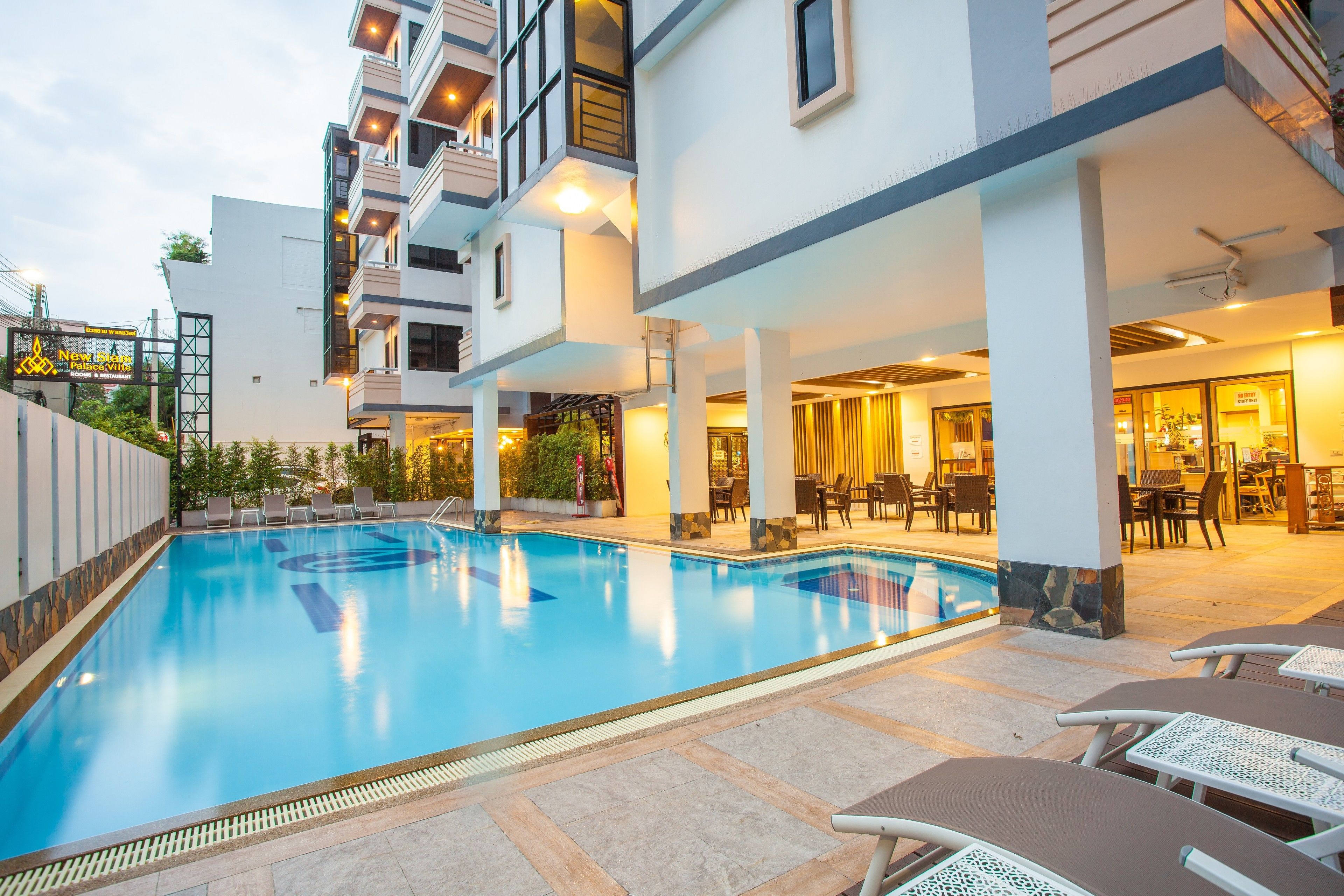 outdoor pool, pool loungers