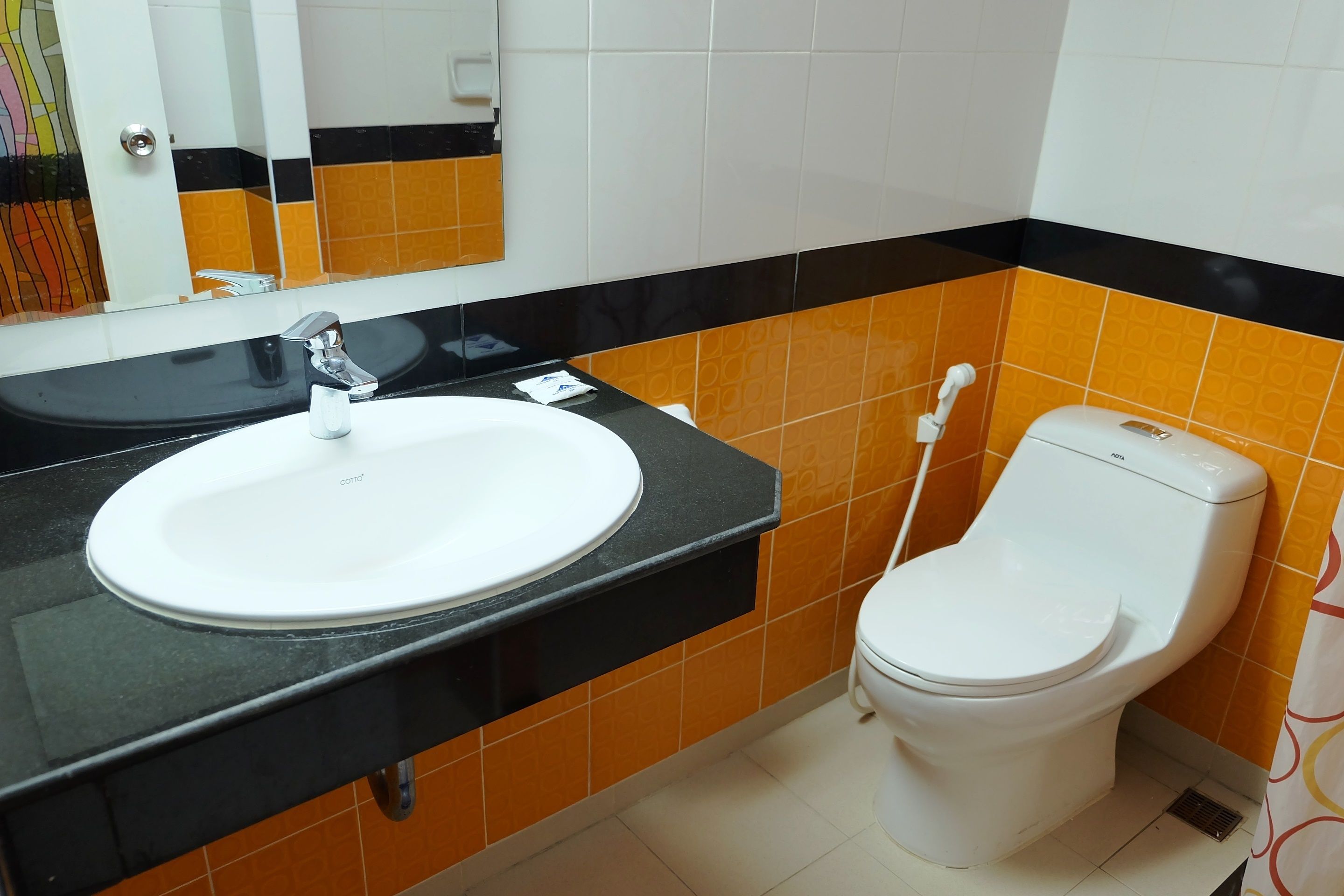 superior twin room, 2 single beds | bathroom sink