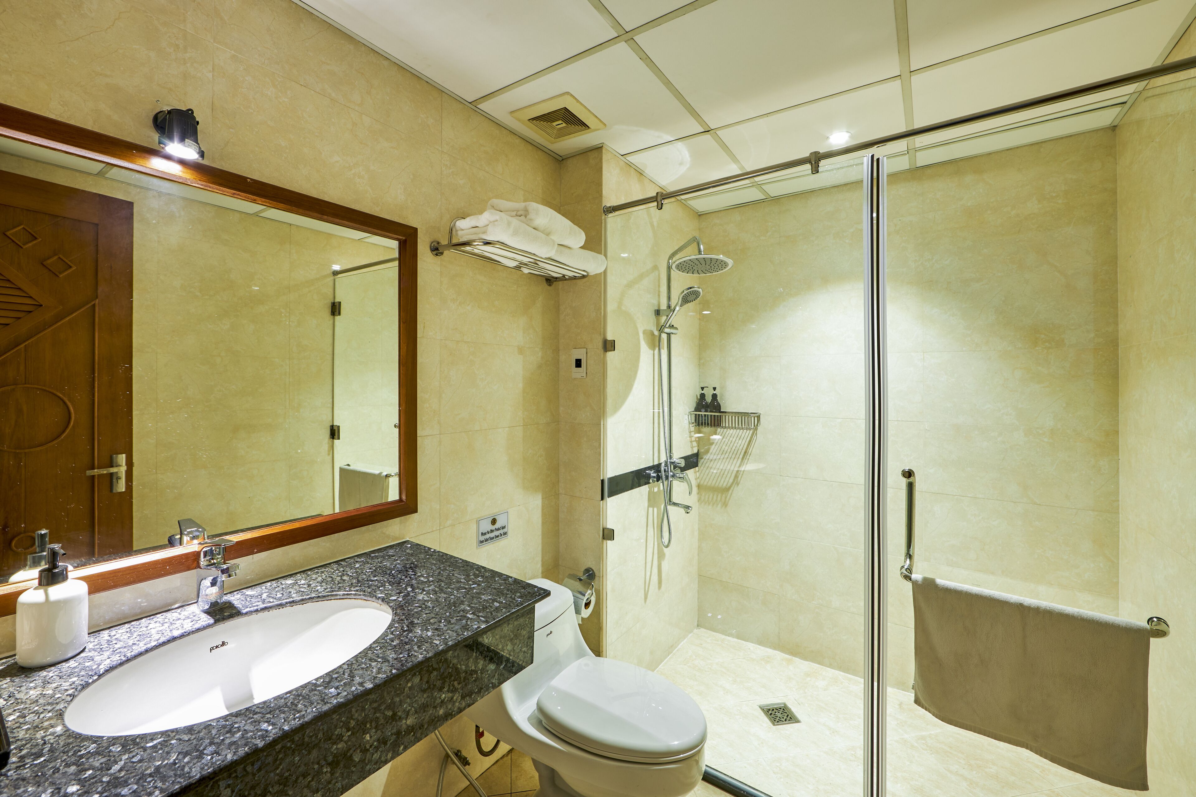 rainfall showerhead, free toiletries, hair dryer, slippers