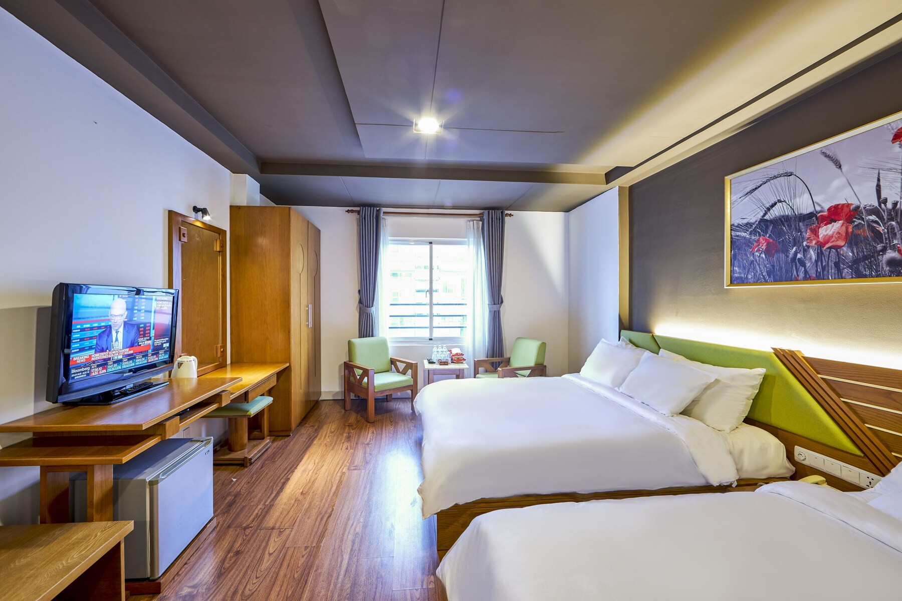 Premium bedding, minibar, in-room safe, desk