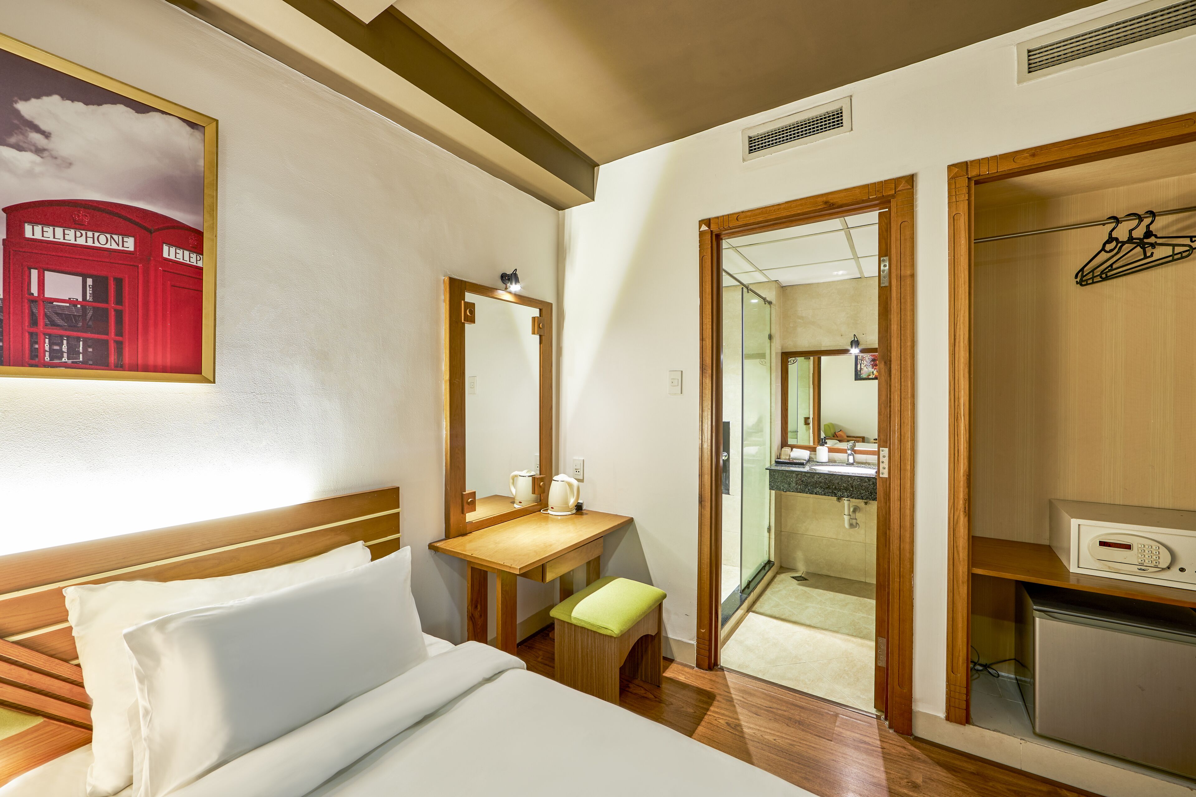 1 bedroom, minibar, in-room safe, desk