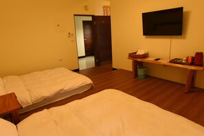 Minibar, sistema de insonorización, wifi gratis y ropa de cama 