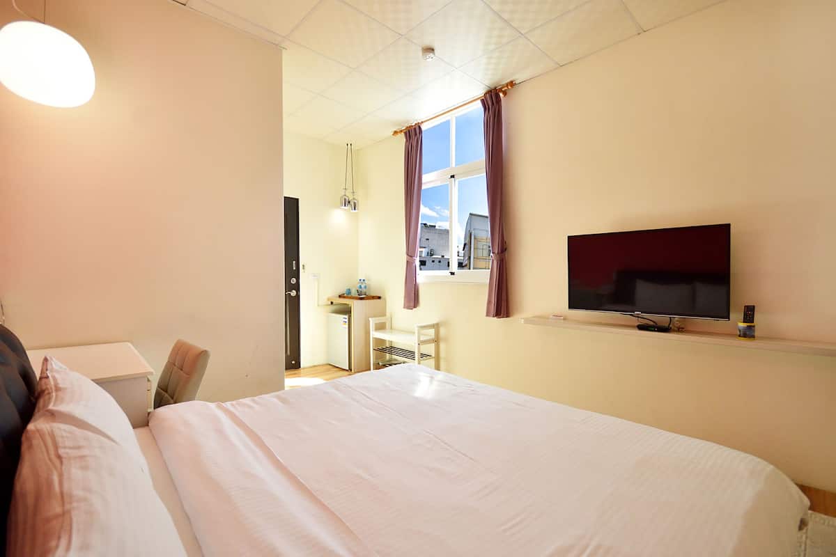 Standaard tweepersoonskamer, 1 slaapkamer | Een bureau, geluiddichte muren, gratis wifi, beddengoed