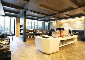 含每日吃到飽早餐