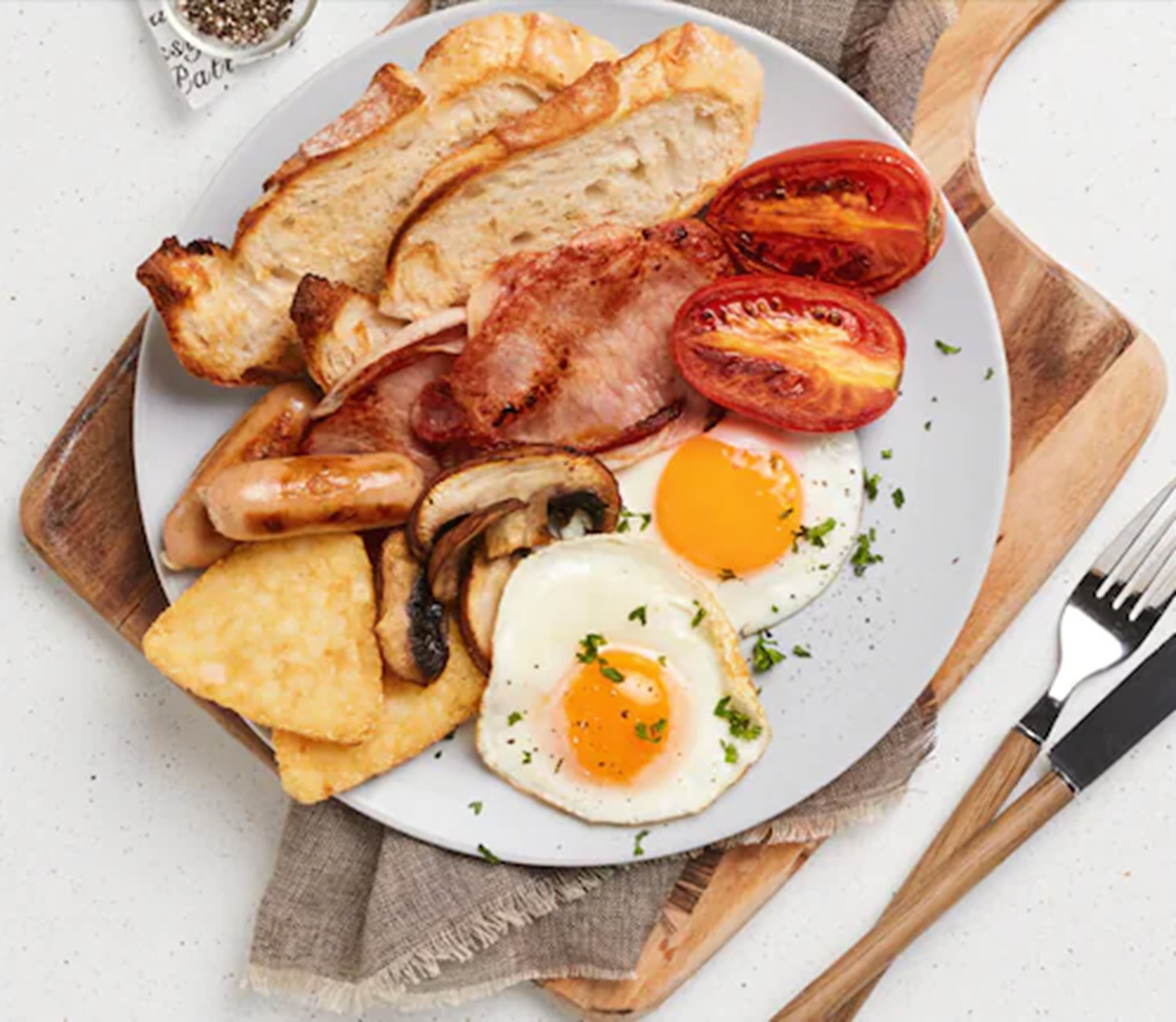 daily cooked-to-order breakfast for a fee