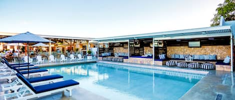 Outdoor pool, free cabanas, pool umbrellas