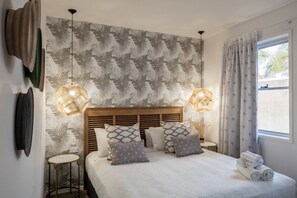 4 Bedroom 2 Bathroom Villa | Blackout drapes, iron/ironing board, free WiFi, bed sheets - Rambutan Resort (Townsville)