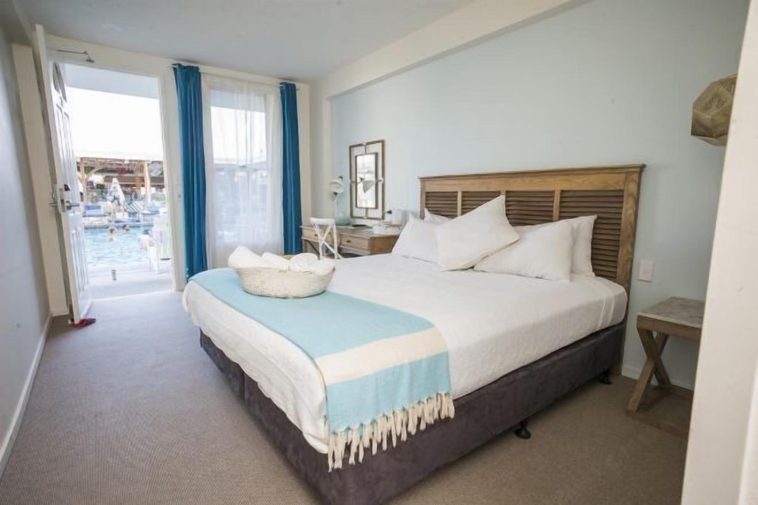 Blackout drapes, iron/ironing board, free WiFi, bed sheets