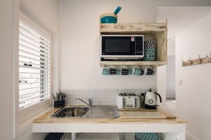 4 Bedroom 2 Bathroom Villa | Private kitchen