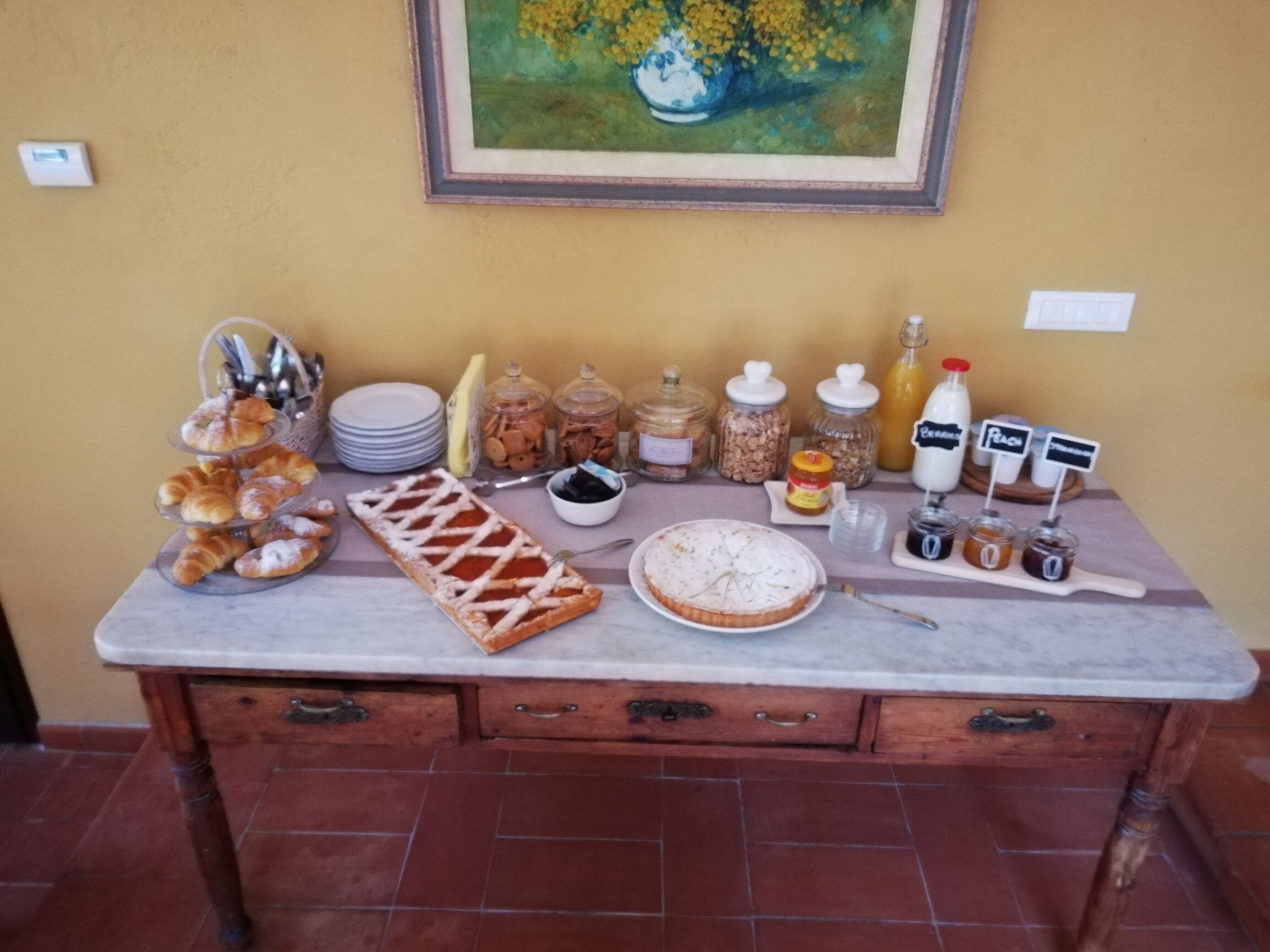 Free daily buffet breakfast