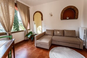 Premium bedding, free minibar, free cribs/infant beds, travel crib - Podere San Filippo (Bibbona)