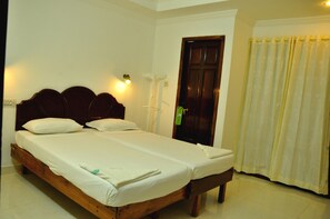 Desk, rollaway beds, free wired Internet