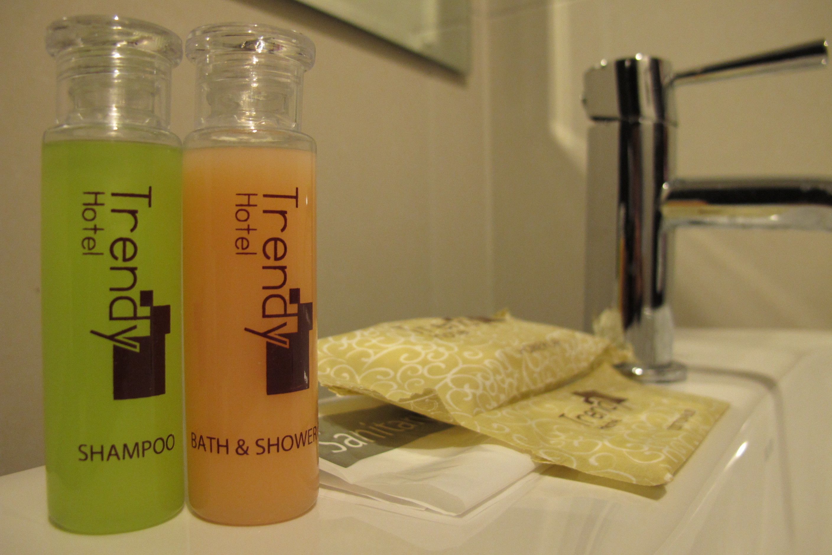 superior double room, balcony | bathroom amenities | shower, free toiletries, hair dryer