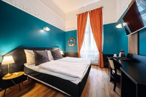 Hochwertige Bettwaren, Minibar, Zimmersafe, Schreibtisch