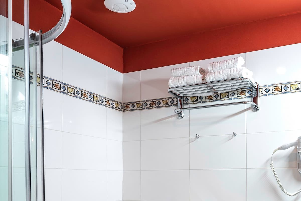 1 habitación, ropa de cama de alta calidad y minibar