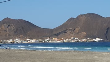 Una spiaggia nelle vicinanze