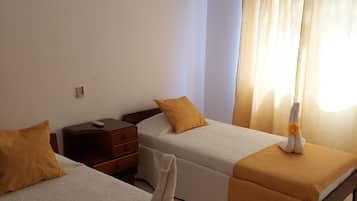 Chambre avec lits jumeaux | Rideaux occultants, Wi-Fi gratuit