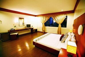 Deluxe Room, 1 King Bed, Non Smoking | Desk, blackout drapes, rollaway beds, free WiFi - Nagaland Hotel (Naga)
