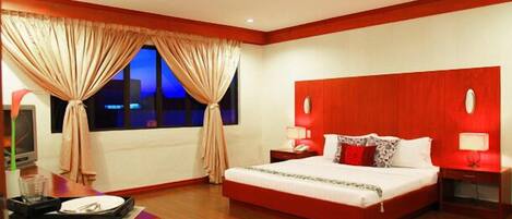 Deluxe Room, 1 King Bed, Non Smoking