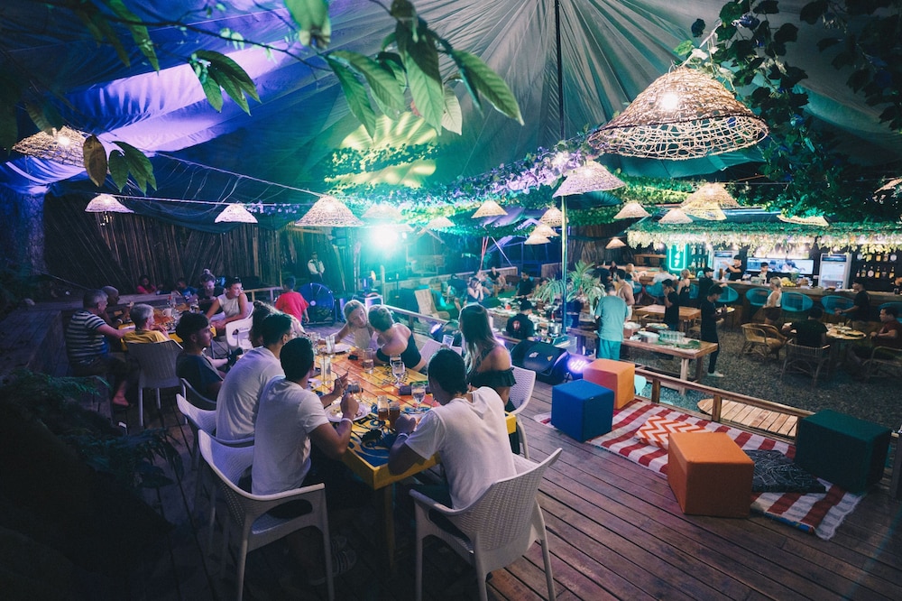 Spin Designer Hostel by null